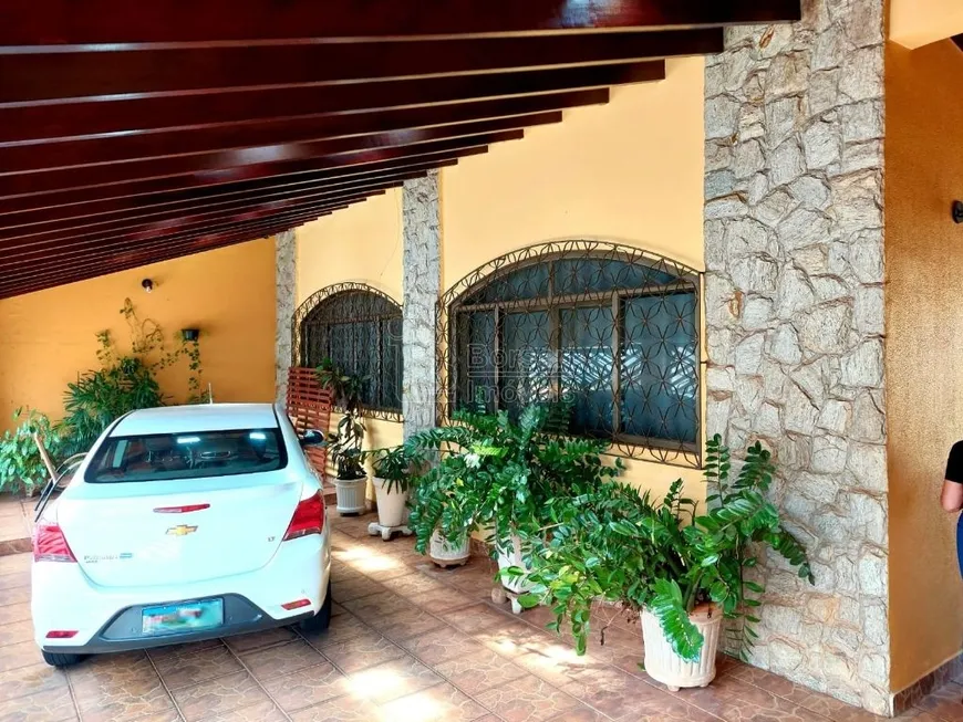 Foto 1 de Casa com 3 Quartos à venda, 344m² em Vila Xavier, Araraquara