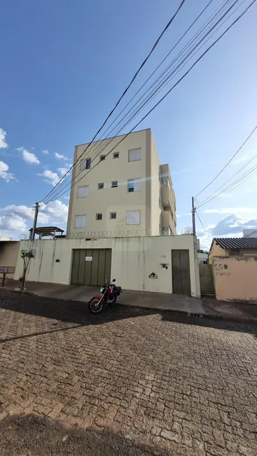 Foto 1 de Apartamento com 2 Quartos à venda, 48m² em Tubalina, Uberlândia