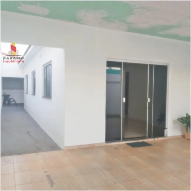 Foto 1 de Casa com 3 Quartos à venda, 250m² em Jardim Europa, Uberlândia