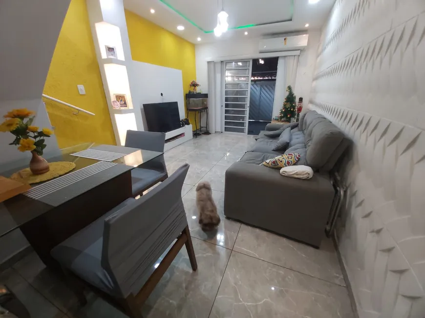 Foto 1 de Casa com 2 Quartos à venda, 84m² em Centro, Nilópolis