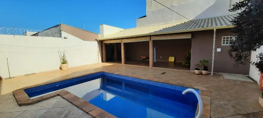 Foto 1 de Casa com 3 Quartos à venda, 360m² em Vila Souto, Bauru