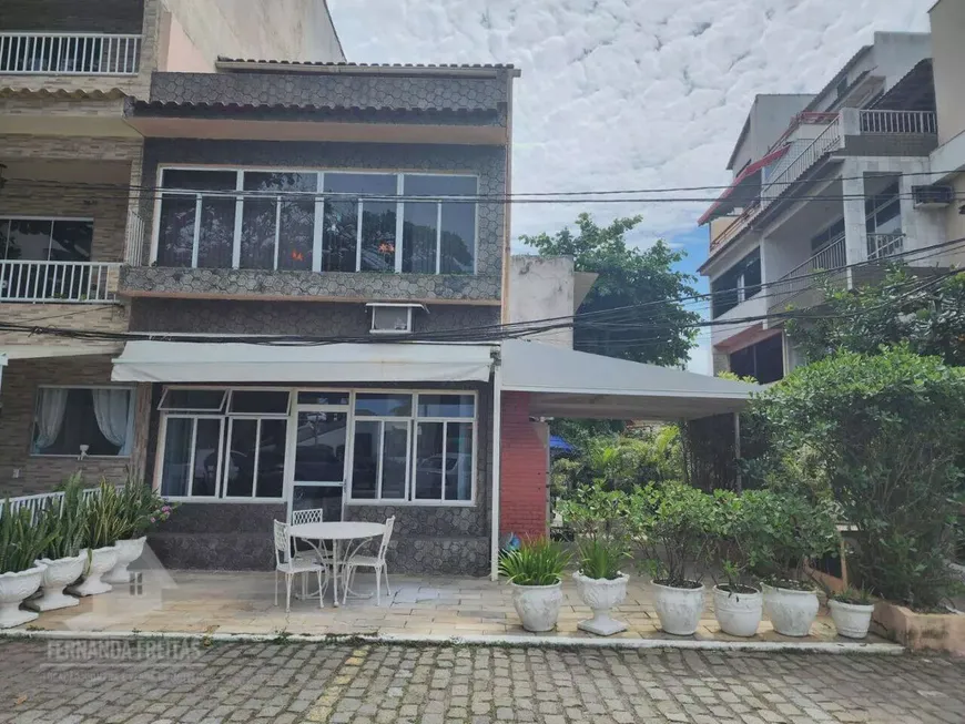 Foto 1 de Casa de Condomínio com 1 Quarto à venda, 100m² em Barra da Tijuca, Rio de Janeiro