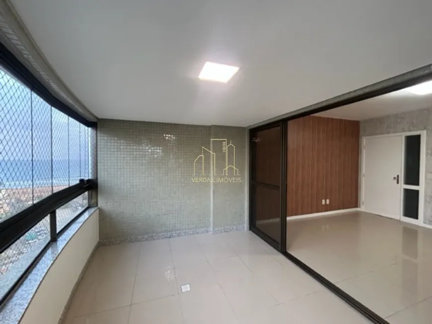 Foto 1 de Apartamento com 4 Quartos à venda, 156m² em Patamares, Salvador