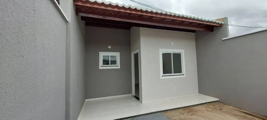 Foto 1 de Casa com 3 Quartos à venda, 90m² em Parque D Pedro, Itaitinga