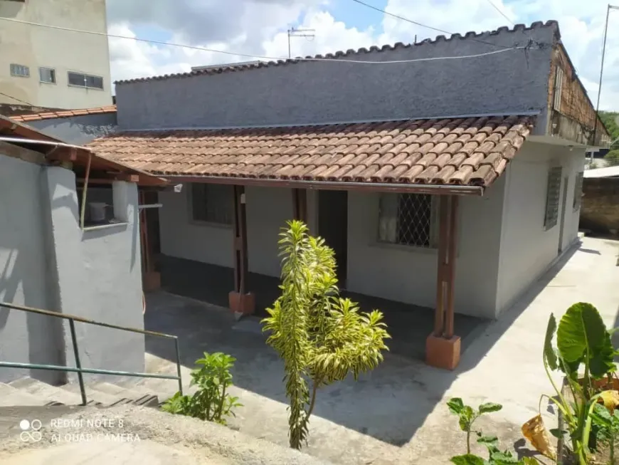 Foto 1 de Casa com 3 Quartos à venda, 200m² em São Benedito, Santa Luzia