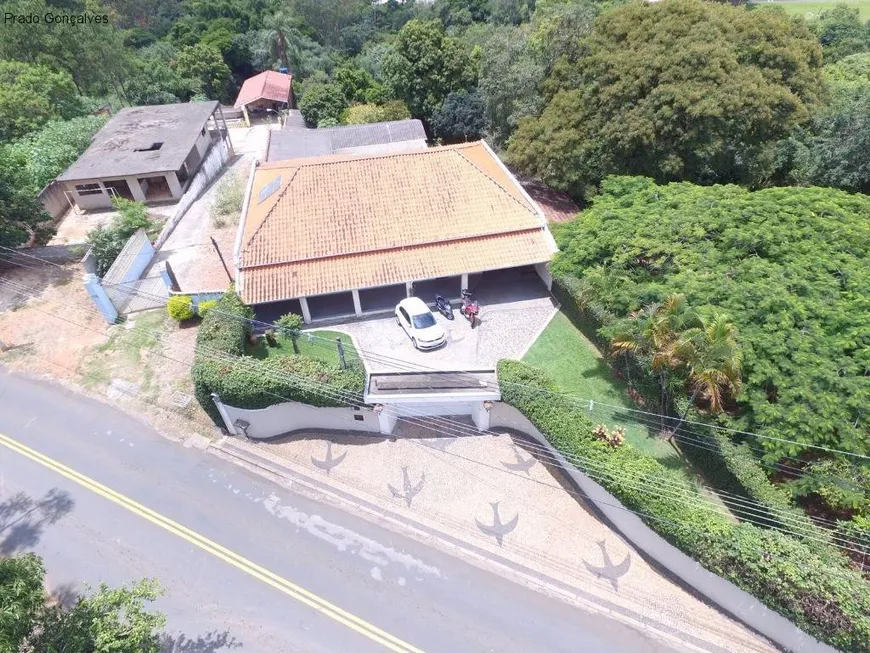 Foto 1 de Fazenda/Sítio com 4 Quartos à venda, 450m² em Sousas, Campinas