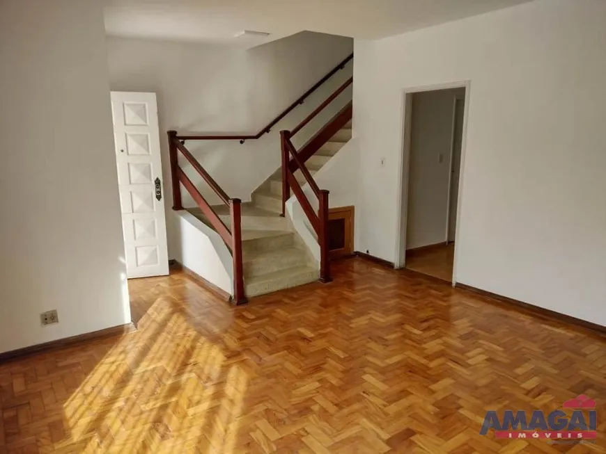 Foto 1 de Sobrado com 3 Quartos à venda, 108m² em Jardim Santa Maria, Jacareí