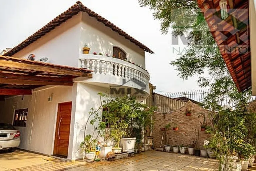 Foto 1 de Casa de Condomínio com 7 Quartos à venda, 400m² em Taboão, São Bernardo do Campo