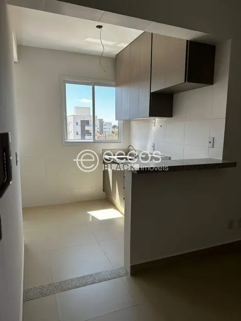 Foto 1 de Apartamento com 2 Quartos para alugar, 48m² em Santa Mônica, Uberlândia