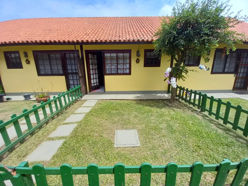 Foto 1 de Casa de Condomínio com 2 Quartos à venda, 90m² em Peró, Cabo Frio