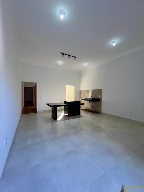 Foto 1 de Casa com 2 Quartos à venda, 100m² em Recanto Elimar II, Franca