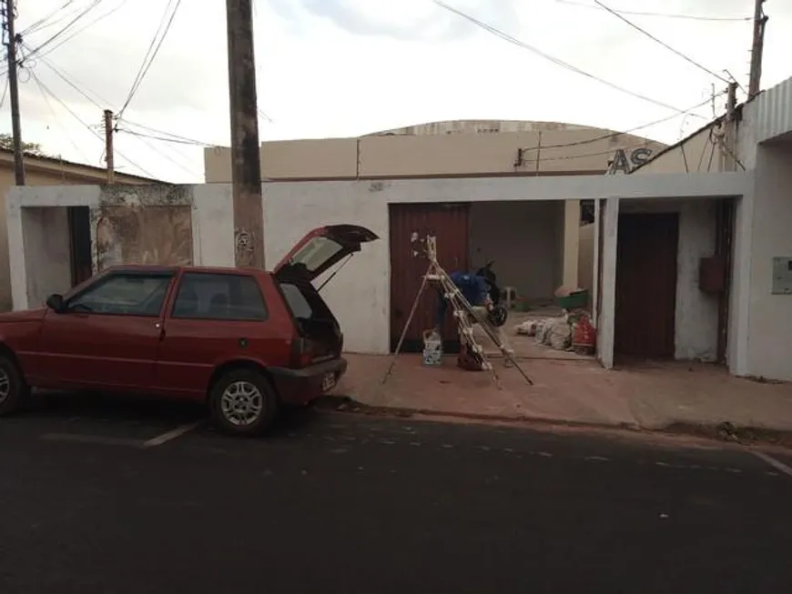 Foto 1 de Casa com 3 Quartos para alugar, 145m² em Custódio Pereira, Uberlândia