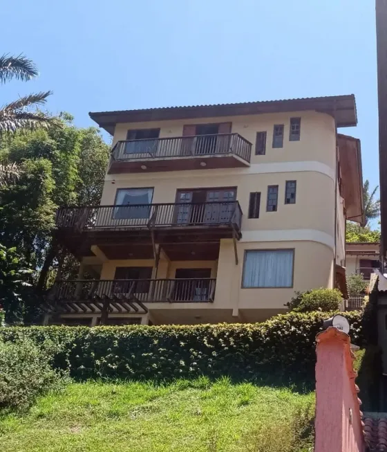 Foto 1 de Casa com 3 Quartos à venda, 348m² em Mosela, Petrópolis