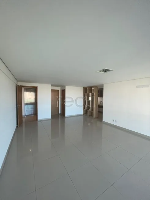 Foto 1 de Apartamento com 3 Quartos à venda, 146m² em Guararapes, Fortaleza