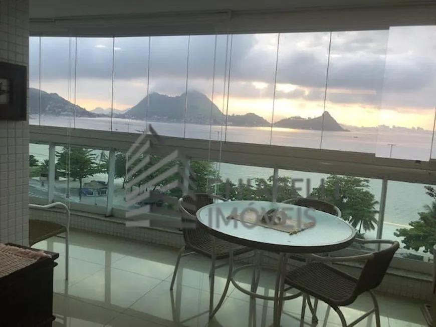 Foto 1 de Apartamento com 4 Quartos à venda, 176m² em Charitas, Niterói