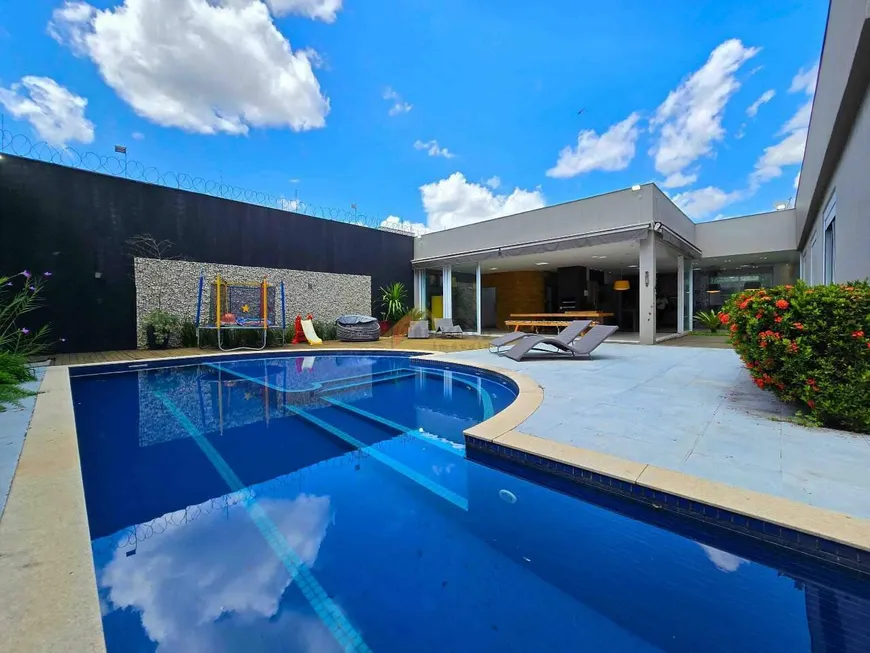 Foto 1 de Casa com 3 Quartos à venda, 364m² em Interlagos, Divinópolis