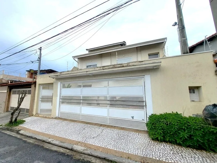 Foto 1 de Sobrado com 3 Quartos à venda, 130m² em Vila Santa Helena, Mogi das Cruzes