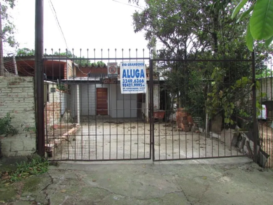 Foto 1 de Casa com 2 Quartos para alugar, 50m² em Vila Nova, Porto Alegre