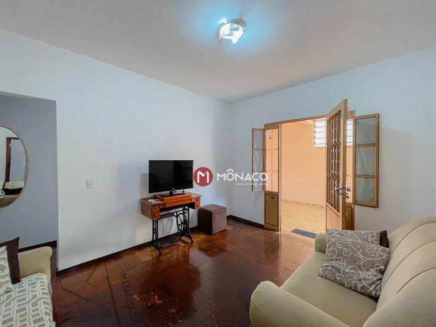 Foto 1 de Casa com 4 Quartos à venda, 199m² em Pinheiros, Londrina