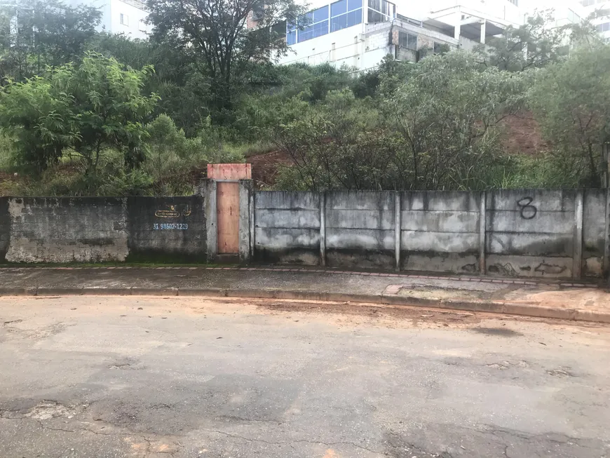 Foto 1 de Lote/Terreno à venda, 900m² em Estoril, Belo Horizonte