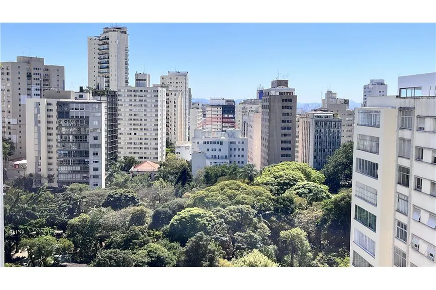 Foto 1 de Apartamento com 3 Quartos para alugar, 240m² em Higienópolis, São Paulo