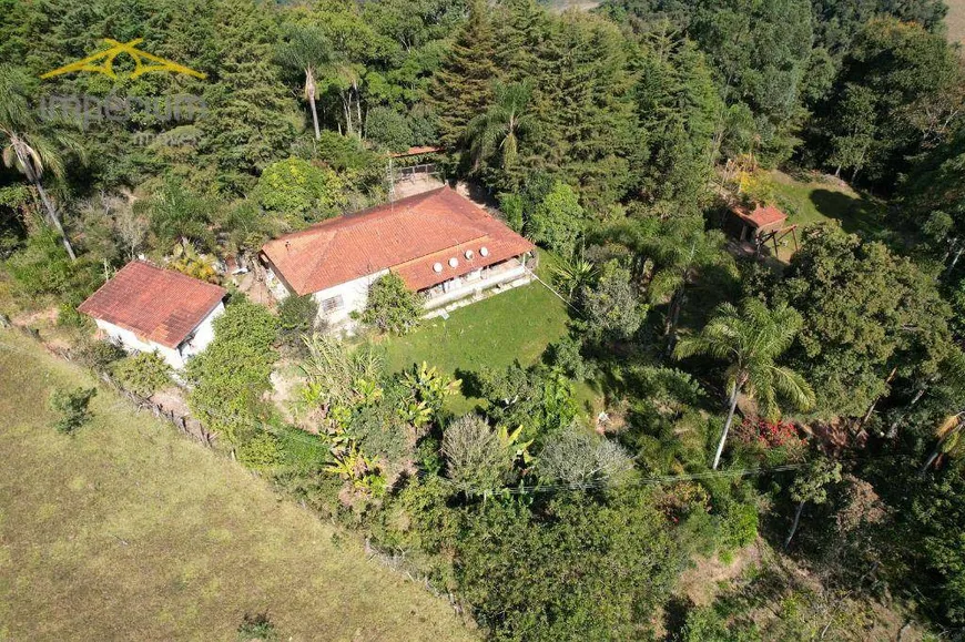 Foto 1 de Fazenda/Sítio com 3 Quartos à venda, 330m² em Jardim Grajau, Itapeva