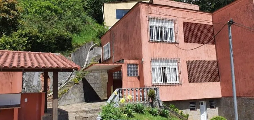 Foto 1 de Casa com 4 Quartos à venda, 10m² em Valparaiso, Petrópolis