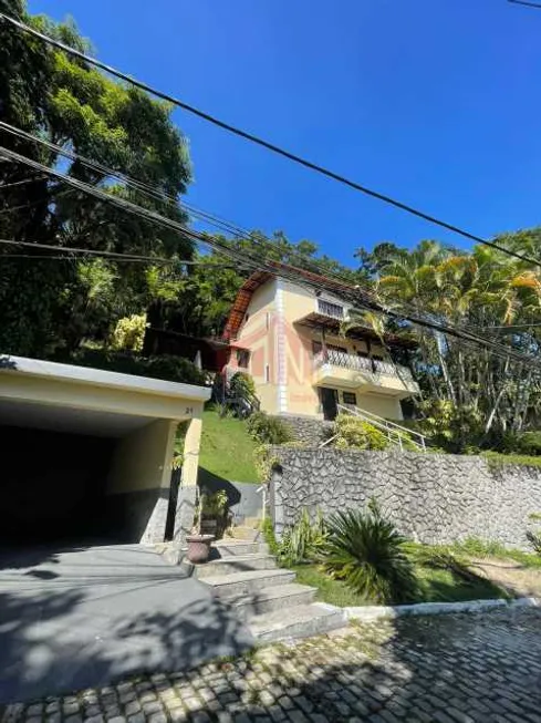 Foto 1 de Casa de Condomínio com 4 Quartos à venda, 220m² em Pendotiba, Niterói