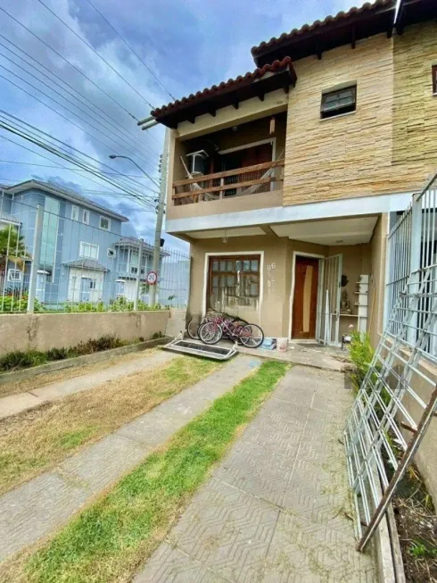 Foto 1 de Casa com 3 Quartos à venda, 105m² em Hípica, Porto Alegre