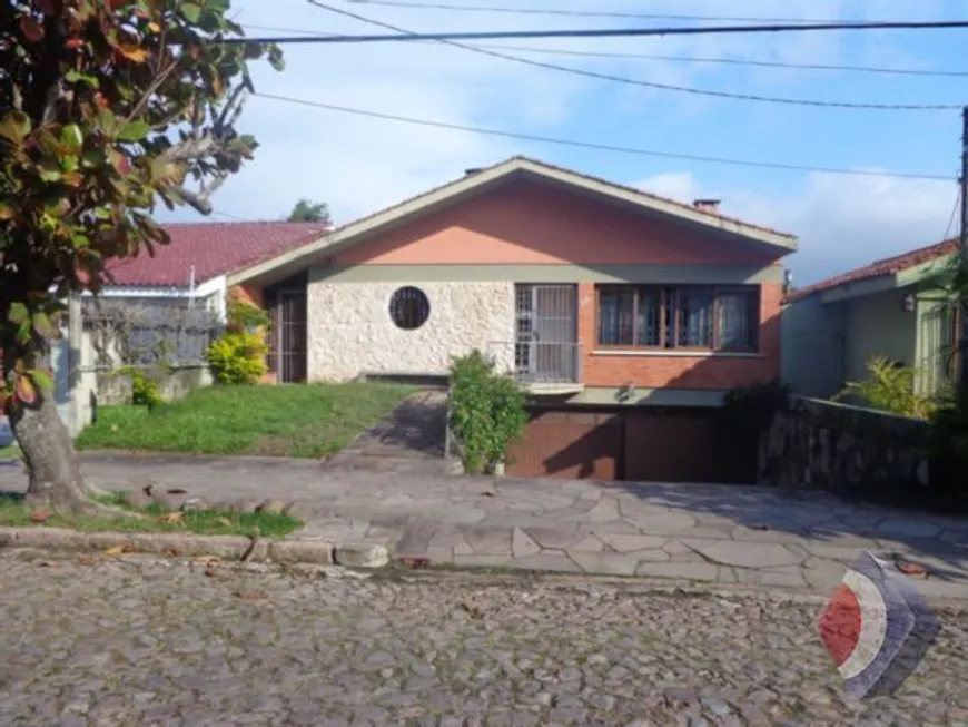 Foto 1 de Casa com 3 Quartos à venda, 380m² em Vila Assunção, Porto Alegre