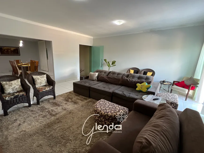 Foto 1 de Casa com 4 Quartos à venda, 407m² em Residencial Vale dos Sonhos I, Goiânia