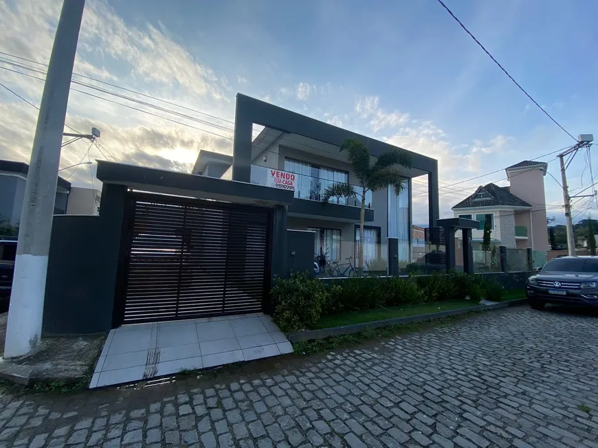 Foto 1 de Casa com 4 Quartos à venda, 80m² em Vila Operária, Duque de Caxias