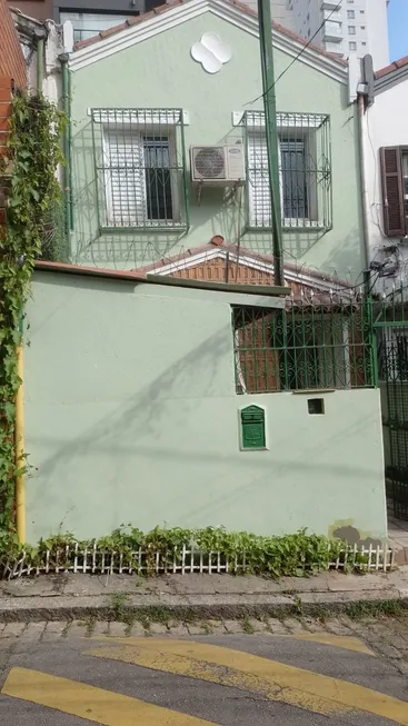 Foto 1 de Casa com 2 Quartos para alugar, 140m² em Cerqueira César, São Paulo