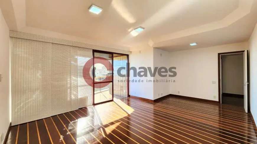 Foto 1 de Apartamento com 3 Quartos para alugar, 135m² em Arpoador, Rio de Janeiro