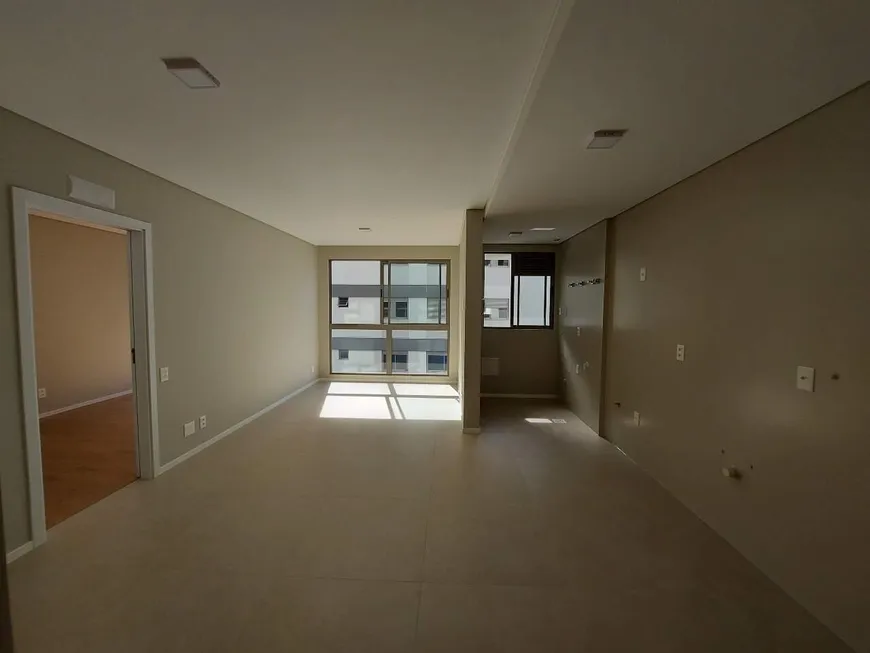 Foto 1 de Apartamento com 1 Quarto para alugar, 54m² em Jardim Atlântico, Florianópolis