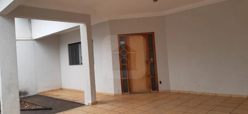 Foto 1 de Casa com 4 Quartos à venda, 179m² em Vigilato Pereira, Uberlândia