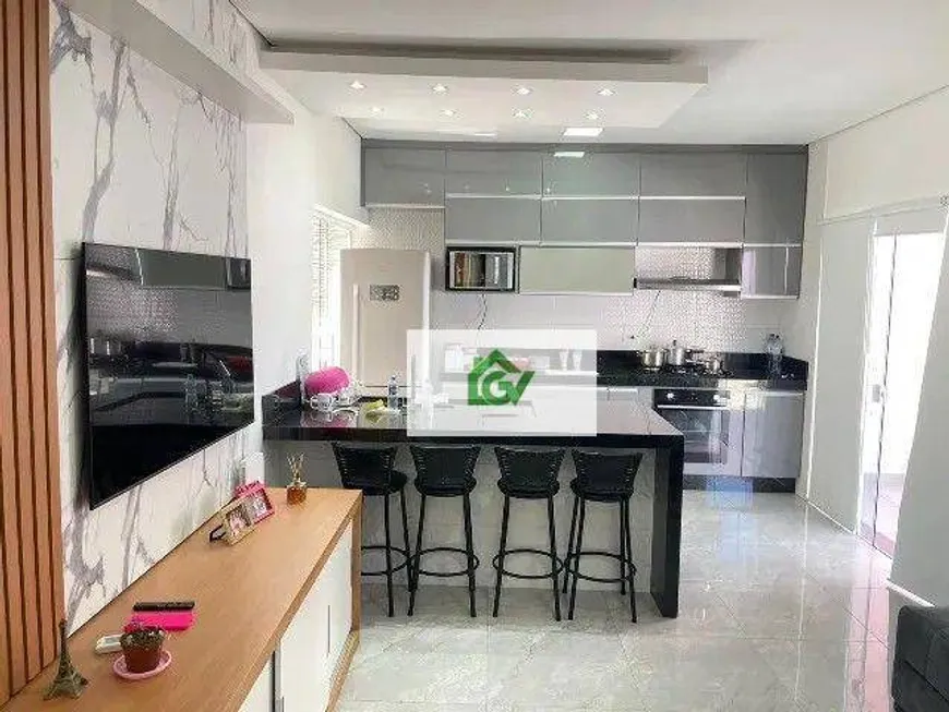 Foto 1 de Casa de Condomínio com 2 Quartos à venda, 131m² em GOLFINHO, Caraguatatuba