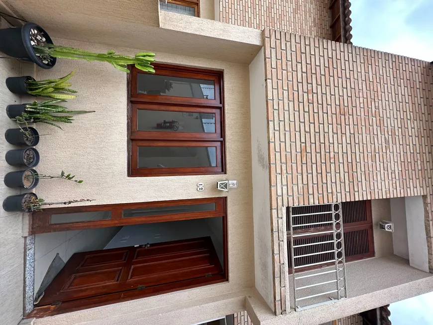 Foto 1 de Casa de Condomínio com 2 Quartos para alugar, 150m² em Cidade dos Bandeirantes, São Paulo