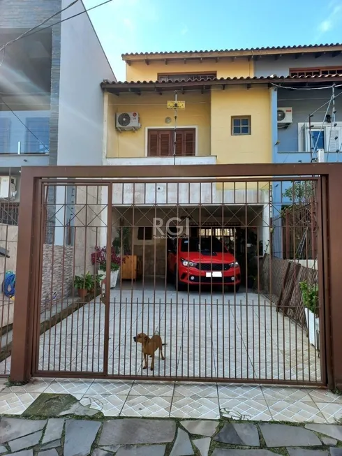 Foto 1 de Casa com 3 Quartos à venda, 154m² em Espiríto Santo, Porto Alegre