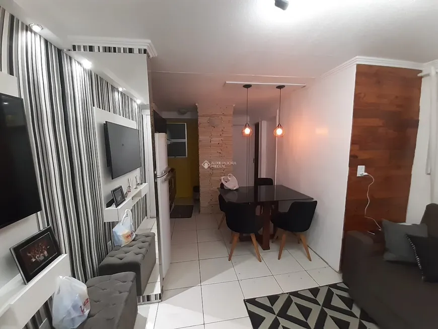 Foto 1 de Apartamento com 2 Quartos à venda, 39m² em Olaria, Canoas