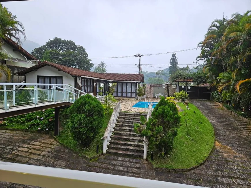 Foto 1 de Casa com 3 Quartos à venda, 450m² em Duarte Silveira, Petrópolis