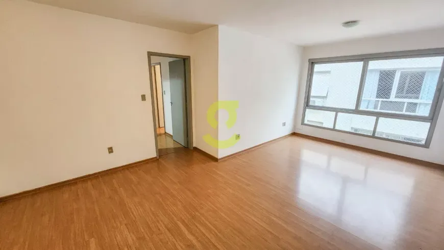 Foto 1 de Apartamento com 3 Quartos para alugar, 105m² em Mont' Serrat, Porto Alegre