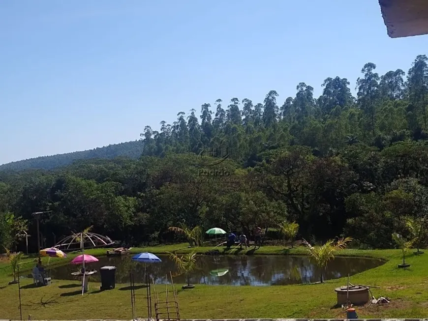 Foto 1 de Fazenda/Sítio com 3 Quartos à venda, 210m² em , Alambari