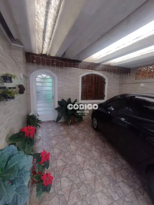 Foto 1 de Casa com 3 Quartos à venda, 180m² em Jardim Santa Mena, Guarulhos