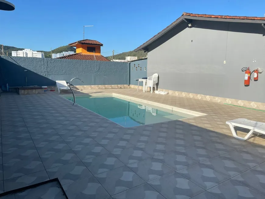 Foto 1 de Casa com 2 Quartos à venda, 50m² em Martim de Sa, Caraguatatuba