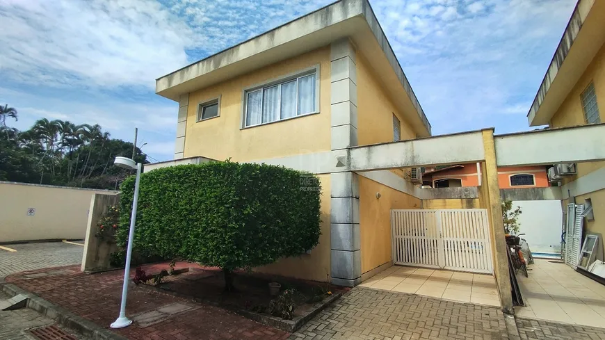 Foto 1 de Casa de Condomínio com 3 Quartos à venda, 120m² em Engenho do Mato, Niterói