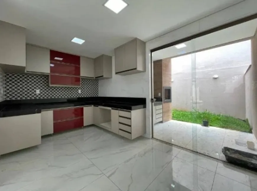 Foto 1 de Casa com 3 Quartos à venda, 166m² em Santa Mônica, Belo Horizonte