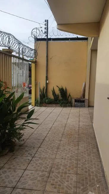 Foto 1 de Casa com 3 Quartos à venda, 100m² em Amaralina, Salvador