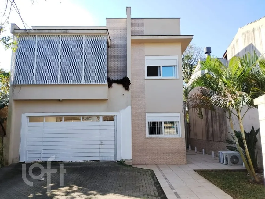 Foto 1 de Casa com 4 Quartos à venda, 339m² em Vila Ipiranga, Porto Alegre