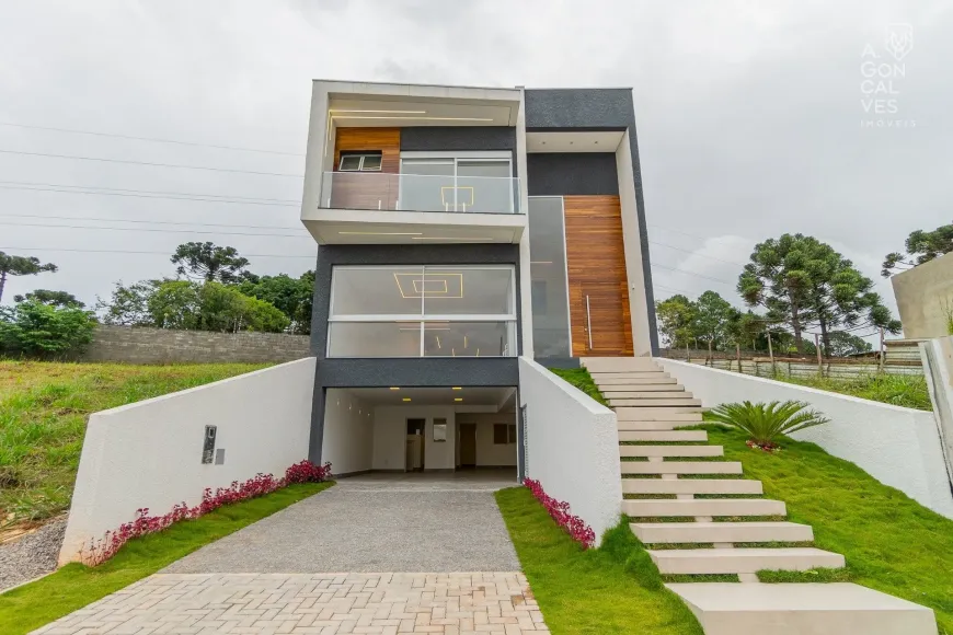 Foto 1 de Casa com 3 Quartos à venda, 350m² em Boa Vista, Curitiba